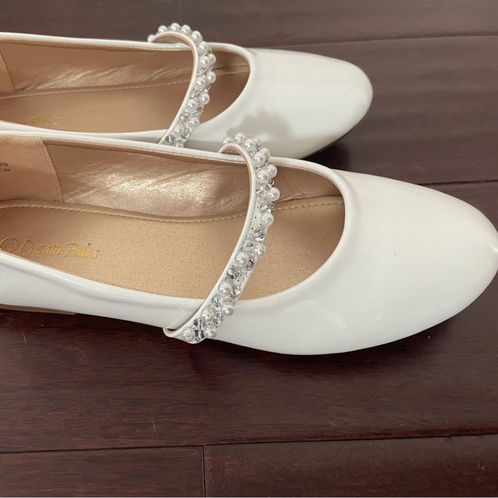 White girls Communion shoes/ Mary Jane / beaded and pearls size 3